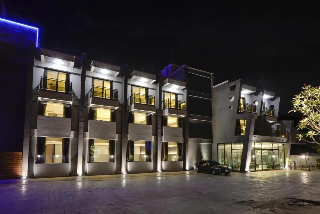 M Hotel Caotun Kültér fotó