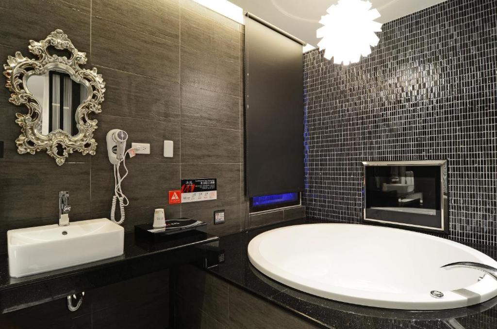 M Hotel Caotun Kültér fotó